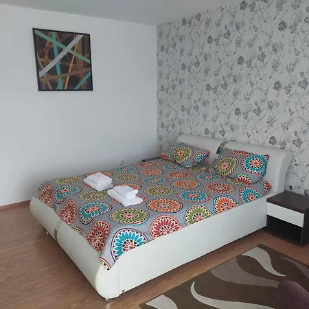 Apartment One-bedroom With Balcony *